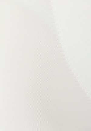 Tissu blanc, lisse, avec une légère texture côtelée, présentant des détails de couture subtils et un design sans couture. Aucun motif ou accent visible.