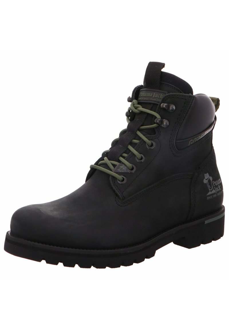 Botas de cuero negro con cordones verdes, cuello acolchado y suela resistente. Presenta una marca en el lateral y ojales de metal para la sujeción de los cordones.