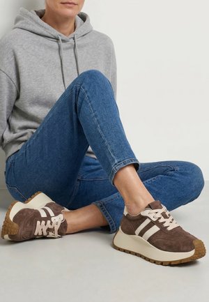 VENEZIA, - Sneakersy niskie
