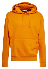 Sudadera naranja brillante con bolsillo delantero, capucha con cordones, mangas largas y puños y dobladillo acanalados, mostrada sobre un fondo blanco.