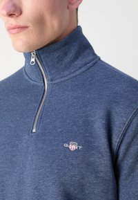 GANT REG SHIELD HALF ZIP  - Mikina - dark jeansblue melange