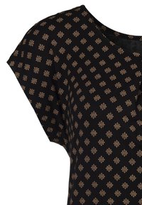 Top nero a maniche corte con un motivo geometrico ripetuto in oro. Tessuto morbido, scollatura arrotondata e vestibilità comoda.