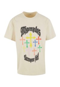 Camiseta de algodón color crema con gráficos de cruces coloridos en amarillo, verde, rosa y naranja con el texto "Siempre fiel" en negro.