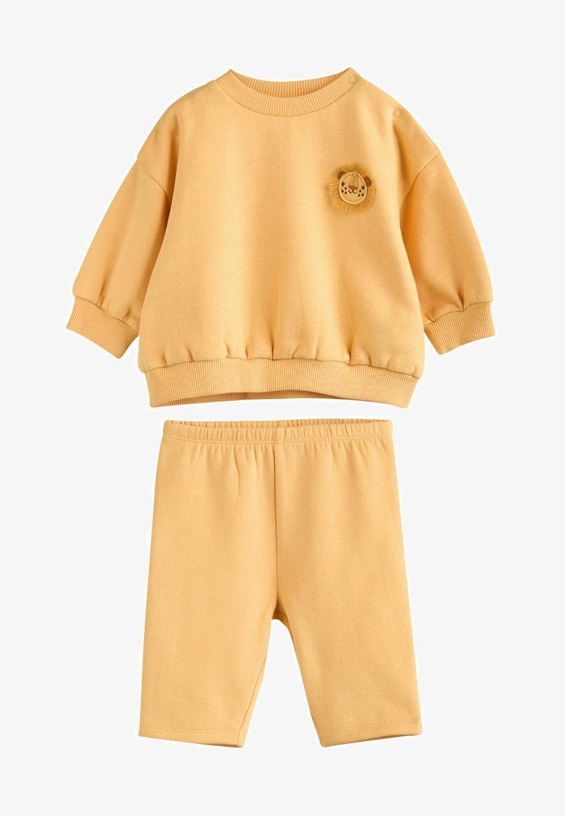 Geel katoenen sweatshirt met een blend, voorzien van geribde mouwen en zoom, met een leeuwengezicht patch; gecombineerd met bijpassende shorts met elastische taille.