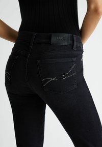 LIU JO STRETCH - Kavbojke slim fit - black