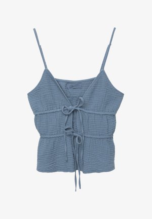 Kék pamut felső gyűrött textúrával, állítható spagettipántokkal és megkötős részlettel. Lazán simuló fazon, ráncolt derékkal.