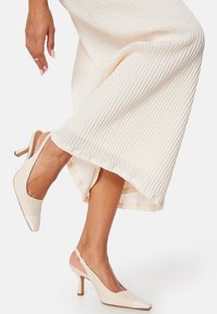 Bubbleroom STRUCTURE STRAP DRESS - Vestito lungo - white