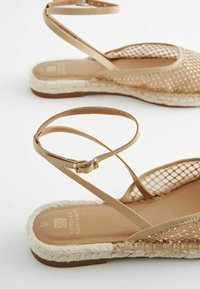 Next FOREVER COMFORT - REGULAR FIT - Ballerinaskor med skaft - cream