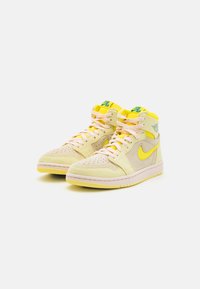 Jordan AIR JORDAN 1 ZOOM CMFT - Zapatillas altas - citron tint/dynamic yellow/muslin/sky teal/guava ice