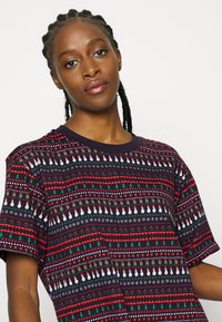 Monki T-shirt estampada - black