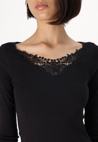 ONLY Tall ONLKIRA - Top s dlhým rukávom - black