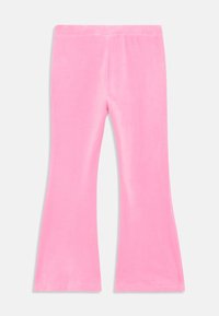 Leggings roses évasés en tissu doux et velouté. Présentent une taille élastique et une texture lisse sur l'ensemble, sans motifs ni accents.