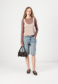 Thumbnail Image 2