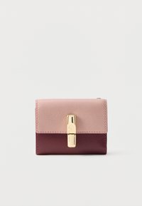 Избран, cloud pink/red apple