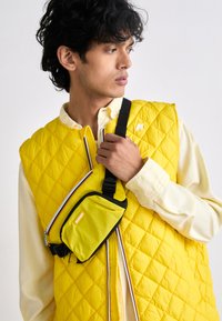 Unselected, yellow dark