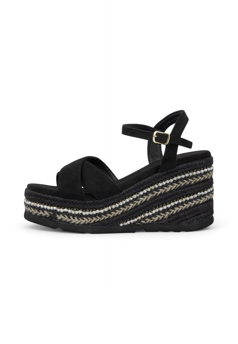 Sandali wedge neri con tomaia in morbido suede, cinturini incrociati e piattaforma decorativa intrecciata con accenti in argento e oro.