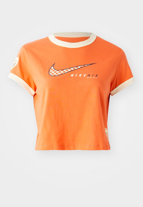 CLUB TEE MOTO - Print T-shirt - turf orange3