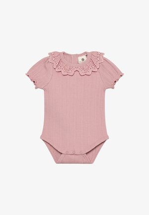 Różowy prążkowany body dla niemowląt z krótkimi bufkowymi rękawkami, kołnierzykiem z ażurowej koronki z falbanką oraz zapięciami na zatrzaski w kroku.