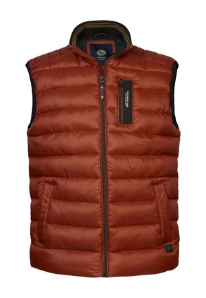 Gestepptes Westen in rostorange, mit einem Frontreißverschluss, seitlichen Taschen und einer Brusttasche mit Logoblatt; glattes Material mit gestepptem Muster.