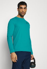 Under Armour LEFT CHEST - Camisola de manga comprida - green/black