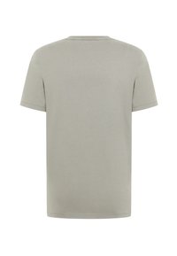 Sivá tričko s krátkym rukávom a okrúhlym výstrihom, vyrobené z mäkkého materiálu, s minimalistickým dizajnom bez viditeľných vzorov alebo akcentov na zadnej strane.