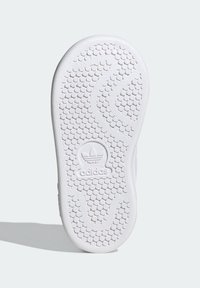 adidas Originals STAN SMITH COMFORT CLOSURE KIDS - Baby shoes - cloud white   cloud white   blue bird