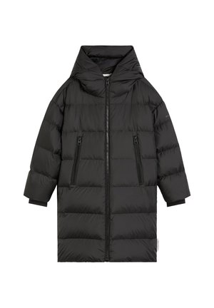 Schwarze Daunenjacke mit Kapuze, versehen mit gestepptem Textil, einem Reißverschluss an der Vorderseite und zwei seitlichen Reißverschlusstaschen. Lange Ärmel mit elastischen Bündchen.