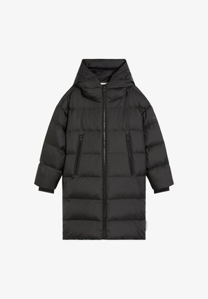 Schwarze Daunenjacke mit Kapuze, versehen mit gestepptem Textil, einem Reißverschluss an der Vorderseite und zwei seitlichen Reißverschlusstaschen. Lange Ärmel mit elastischen Bündchen.