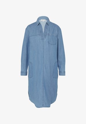 Rifľové šaty svetlomodrej farby, s golierom, polovičnou légou, vreckom na prsiach a bočnými vreckami. Dlhé rukávy s manžetami.