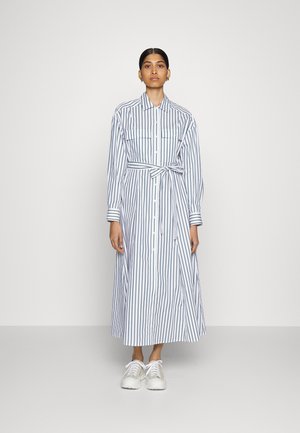 IVY OAK MIRANDA - Vestido camiseiro - pine forest