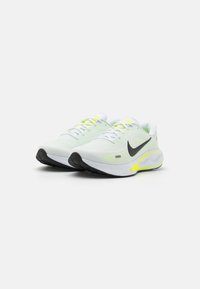 Nike Performance JOURNEY RUN - Løbesko til landevejen - barely volt/black/volt/white