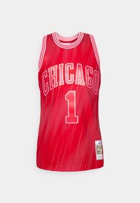 Punainen koripallopaita, jossa lukee "CHICAGO" ja numero "1" valkoisella, joka on varustettu pistekuvioinnilla ja raidallisilla hihansuuosuuksilla. NBA-logotagi helman kohdalla.