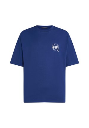 Marineblaue Baumwoll-T-Shirt mit kurzen Ärmeln, das ein weißes gesticktes Grafik eines Menschen mit Sonnenbrille auf der linken Brust zeigt.
