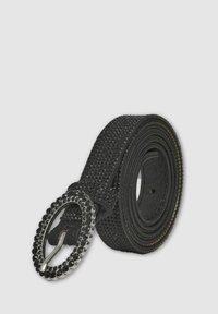 Czarny skórzany pasek o teksturowanej powierzchni, ozdobiony czarnymi kamieniami. Posiada okrągłą klamrę w srebrnym odcieniu z koralikowym wykończeniem.