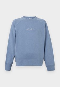 Kijelölve, powder blue