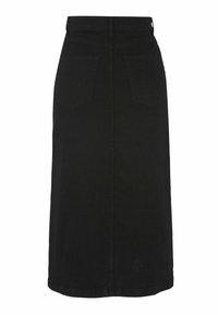 Zwarte denim rokje met een middellange snit, voorzien van een achterventilatie, twee achterzakken en een subtiele textuur. Middelhoge tailleband met lussen voor een riem.