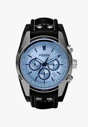 Fossil Armbanduhr mit schwarzem Lederarmband, silbernem Gehäuse, analogem Chronograph-Zifferblatt mit Anzeige 10:36, Datumsfenster bei 4 Uhr und Tachymeter-Markierungen.