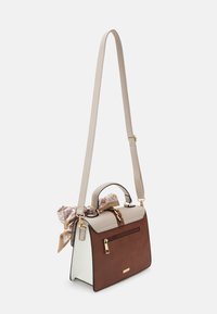 ALDO CAILLA - Bolso de mano - cream