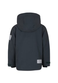 Marineblå hættejakke lavet af glat stof. Inkluderer to kontrastpatches, en blød manchette detalje og ingen synlige lukninger.