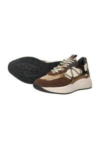 Bruine en beige sneakers van mesh en suède materialen, met textuuraccenten, afgeronde vorm en rubberen loopzool. Voorzien van lichte veters en een gemusterde detail.
