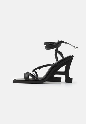 Ahluwalia WEDGE - Sandali z visoko peto - black
