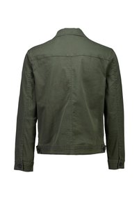 Chaqueta de lona verde oliva con cuello, puños abotonados y corte recto. Presenta una textura suave y un diseño minimalista.
