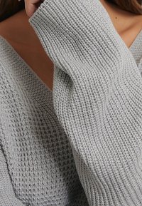 NA-KD Neule - grey
