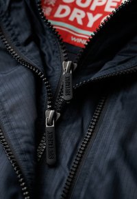 Superdry & Co HOODED MOUNTAIN - Chaqueta outdoor - eclipse navy