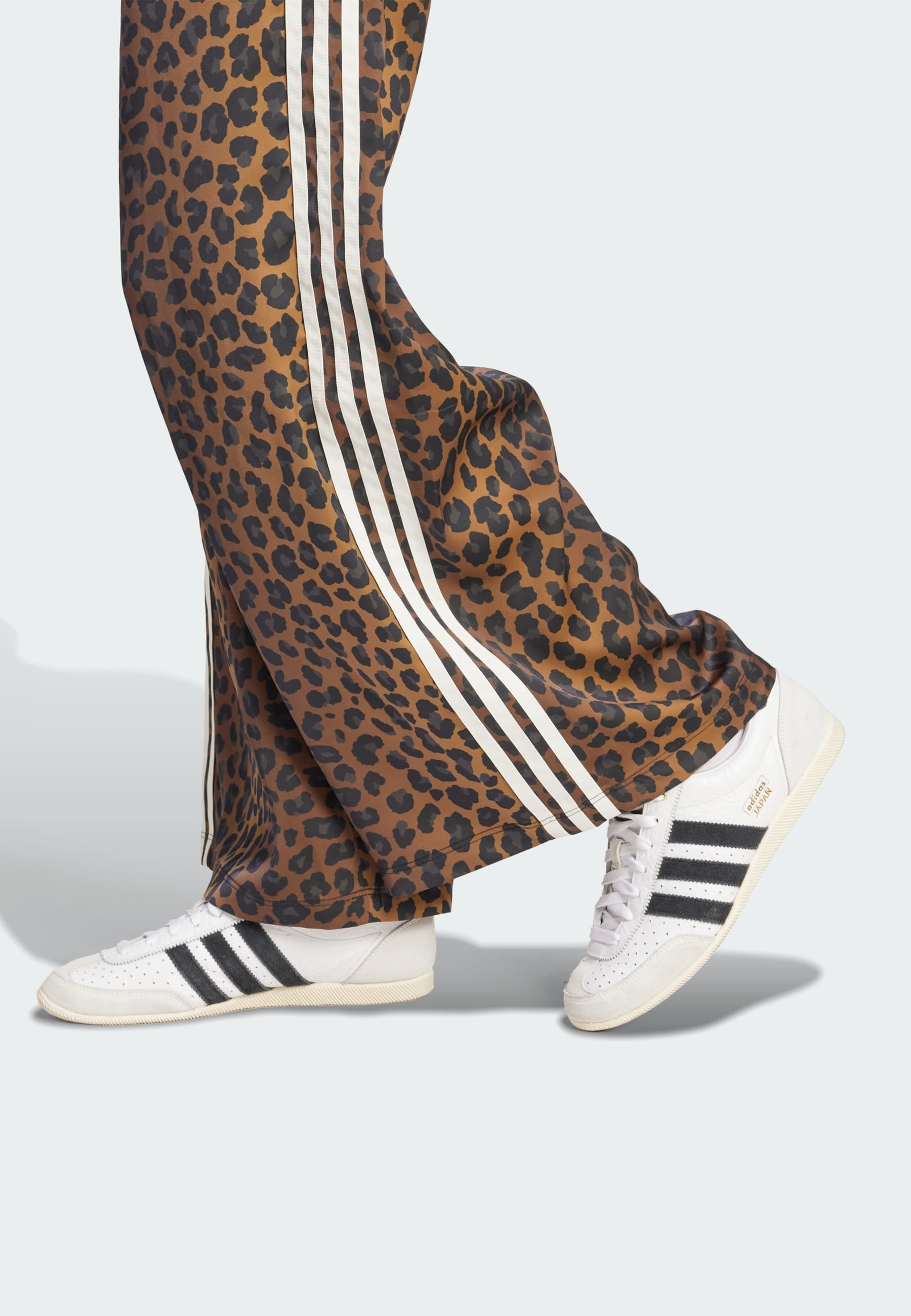 国内配送 adidas LEOPARD TRACK PANTS BRONZESTRATA adidas Women's Leopard Firebird Track Pants Black - SS25 - US