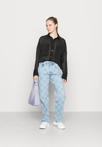 Monki Blusa com botões - black