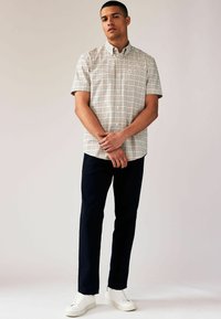 Next STRETCH OXFORD CHECK SHORT SLEEVE REGULAR FIT - Skjorta - ecru
