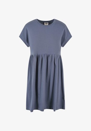 Robe à manches courtes en coton bleu doux, présentant un corsage ajusté et une jupe évasée avec des détails froncés à la taille.