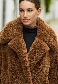 Next REVERE - Talvemantel - toffee brown
