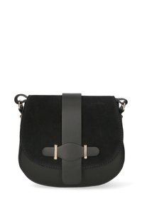 Borsa a tracolla nera realizzata in camoscio e pelle, con una linguetta frontale, una tracolla centrale, dettagli metallici e una base arrotondata.